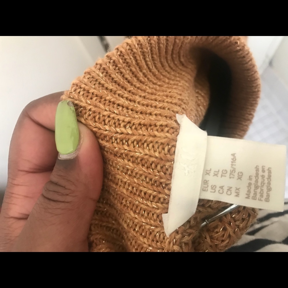 Sweater - Picture 3 of 3